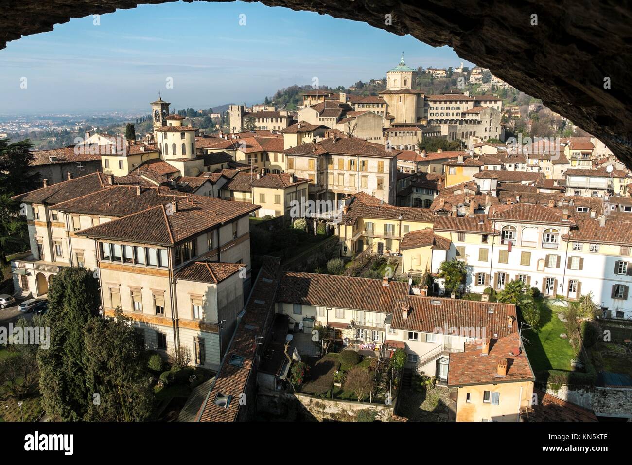 Centro storico di Città alta con il Seminario Vescovile Giovanni XXIII dal  di sopra, Bergamo, Lombardia, Italia, Europa Foto stock - Alamy