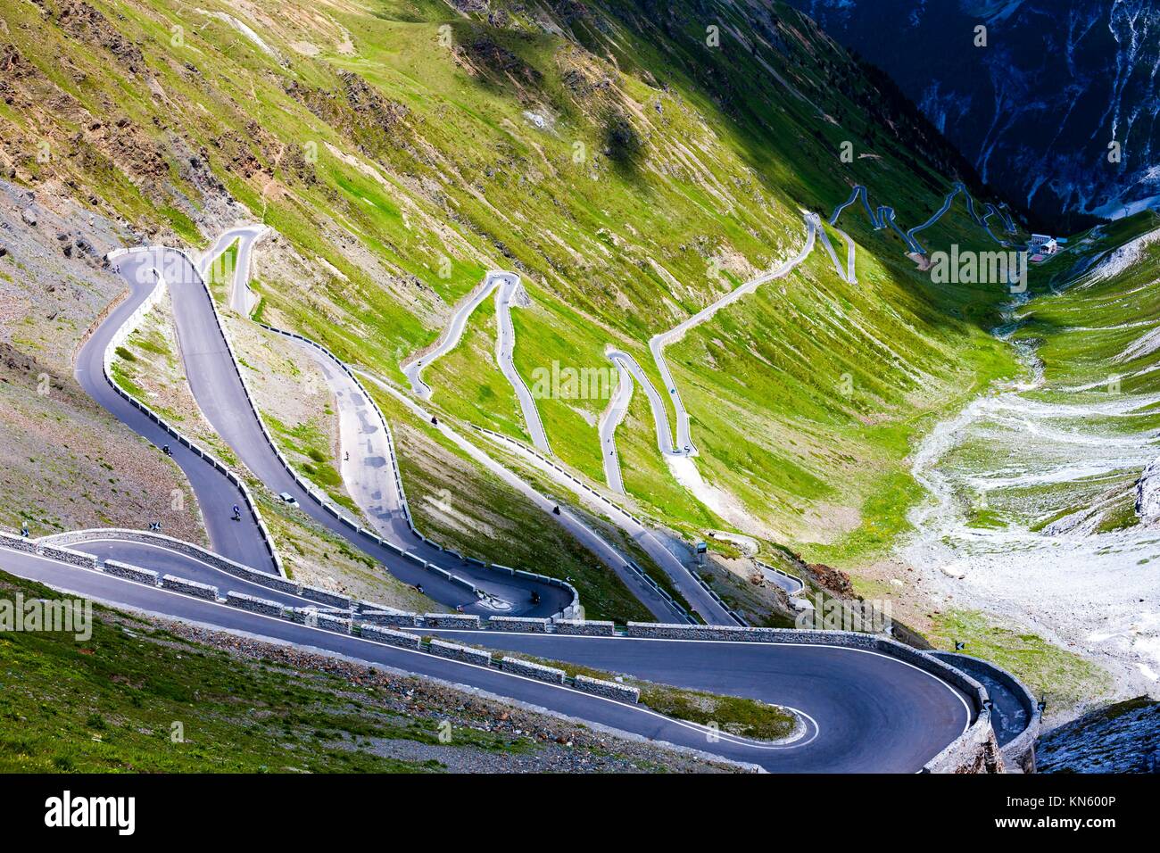 Strada a Passo dello Stelvio, Alto Adige, Italia Foto stock - Alamy