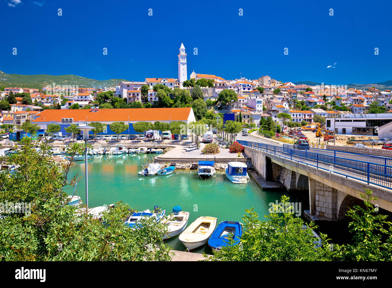 Città di Novi Vinodolski waterfront vista panoramica, Quarnaro di Croazia Foto Stock