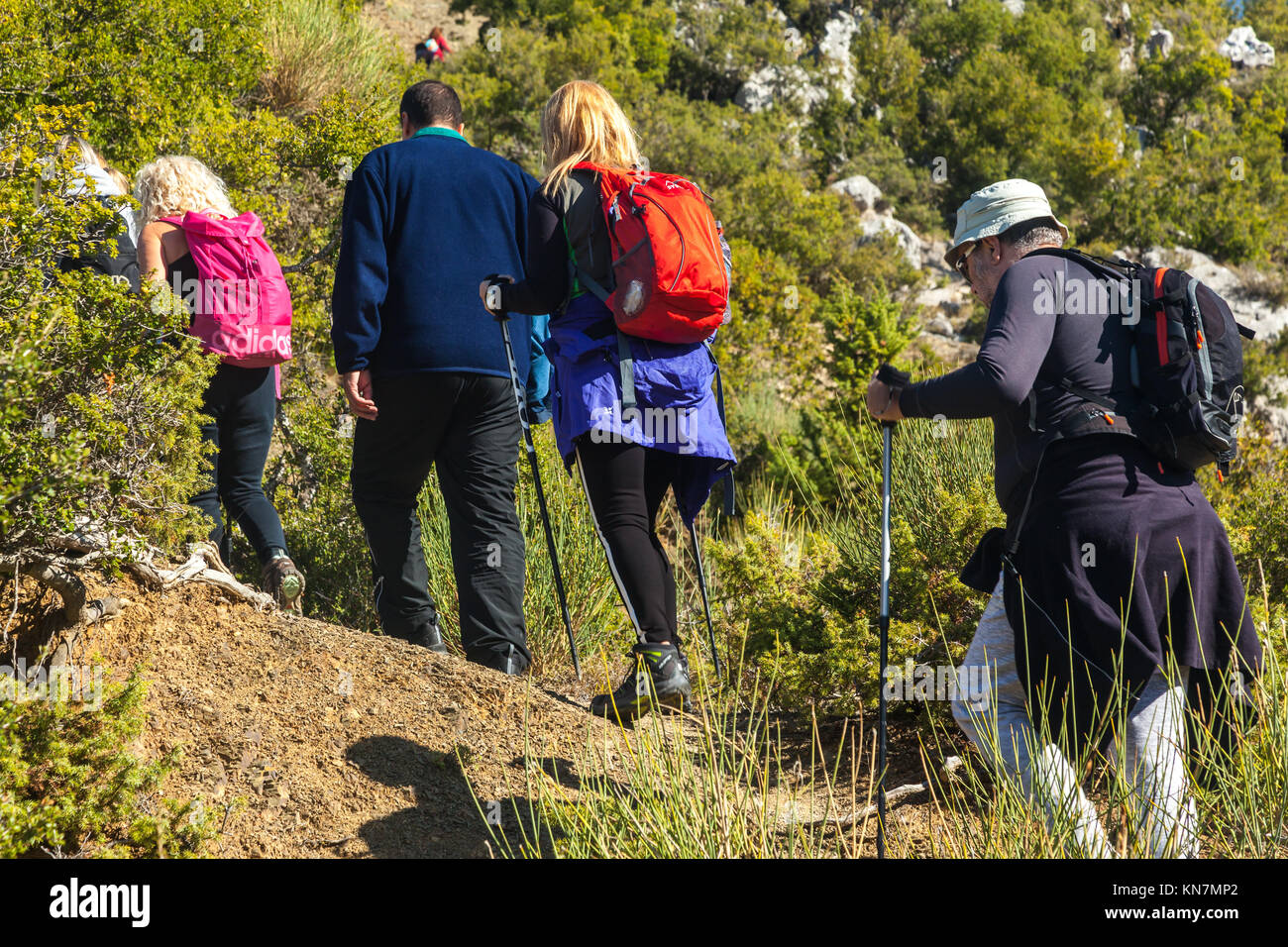 Ramblers escursioni presso il sentiero Mainalon, in Grecia. Foto Stock