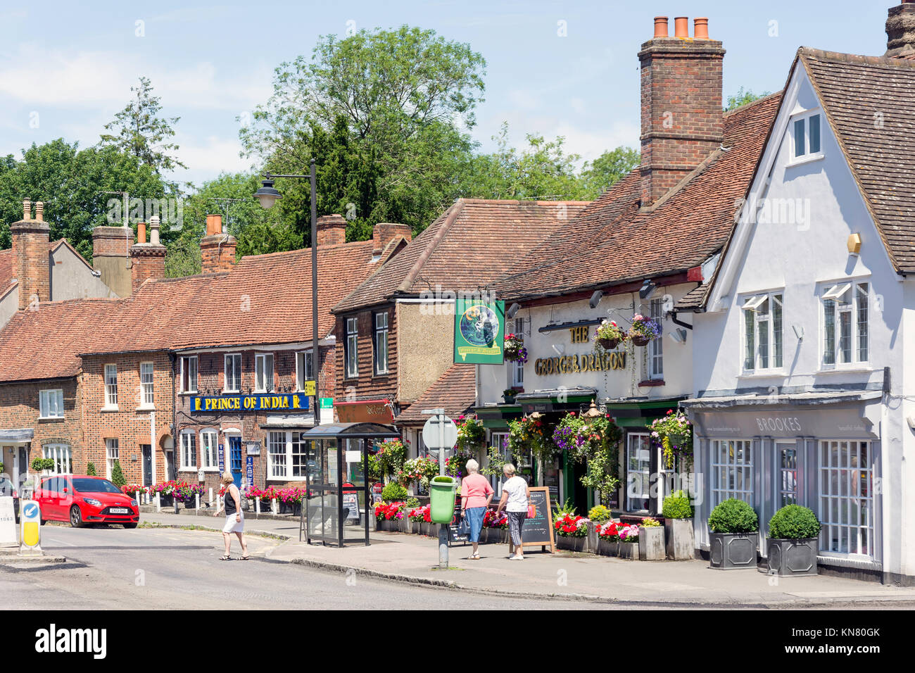 Il XVI secolo il George & Dragon Inn Aylesbury Road, Wendover, Buckinghamshire, Inghilterra, Regno Unito Foto Stock