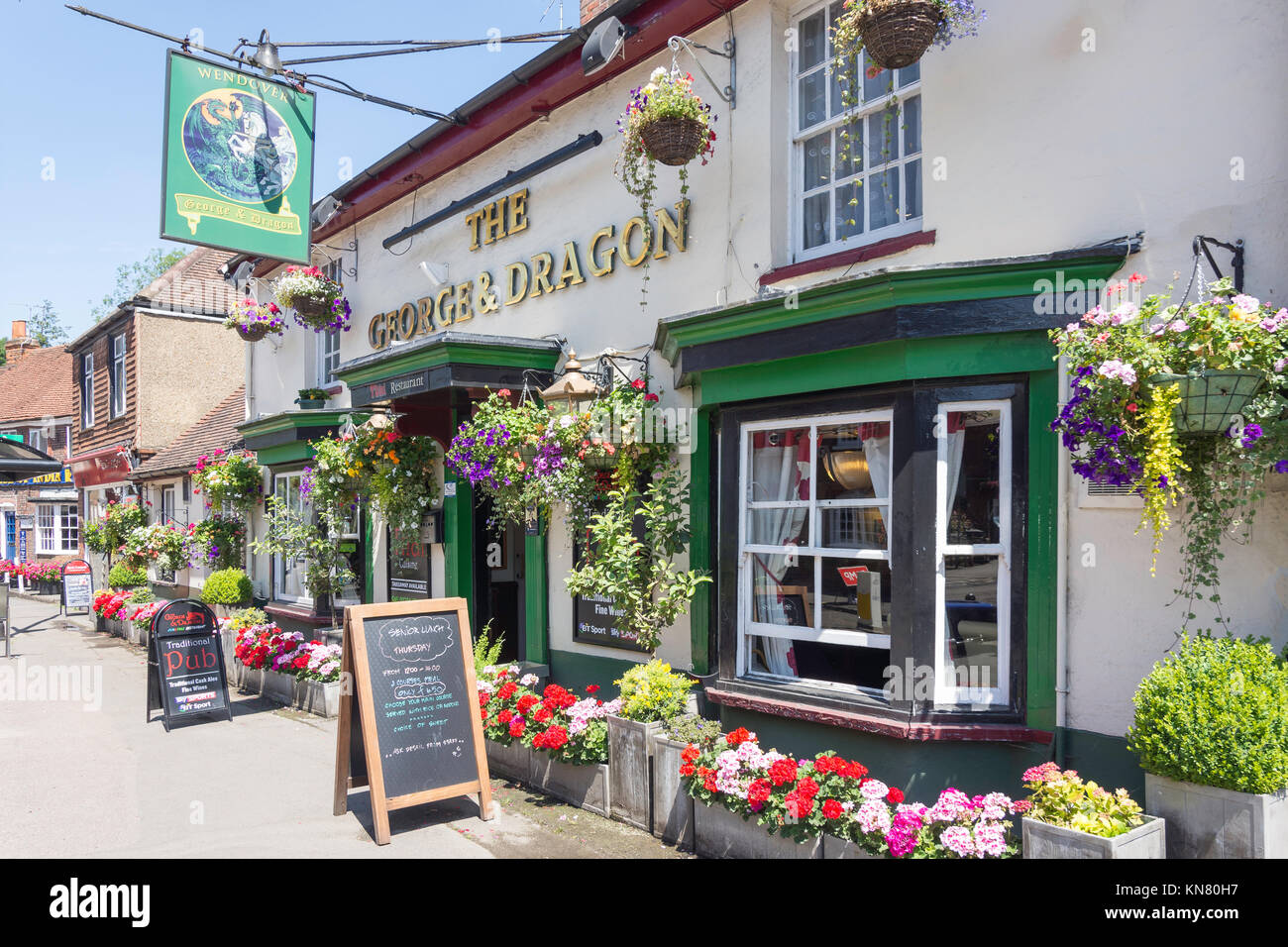 Il XVI secolo il George & Dragon Inn Aylesbury Road, Wendover, Buckinghamshire, Inghilterra, Regno Unito Foto Stock