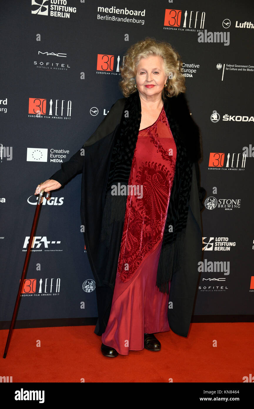 Hanna Schygulla assiste il trentesimo European Film Awards 2017 all'Haus der Berliner Festspiele su dicembre 9, 2017 a Berlino, Germania. Foto Stock