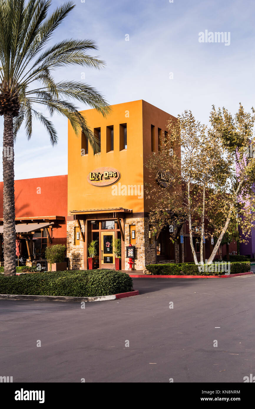 Lazy Dog Ristorante & Bar esterno in Irvine California USA un cane gentile resraurant Foto Stock