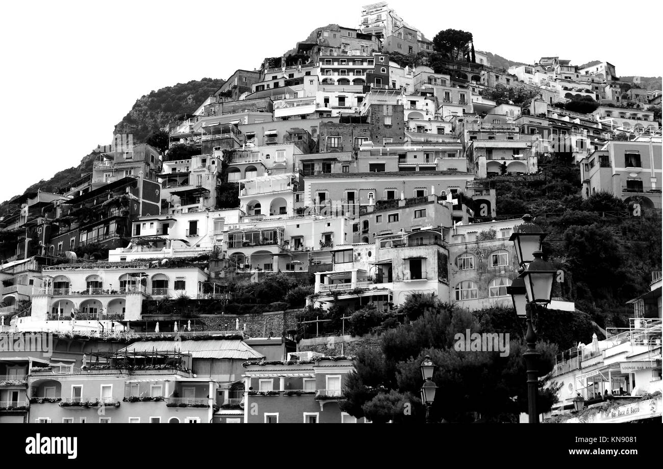 Incredibile in bianco e nero della città di Positano paesaggio, in Costiera Amalfitana - Italia Foto Stock