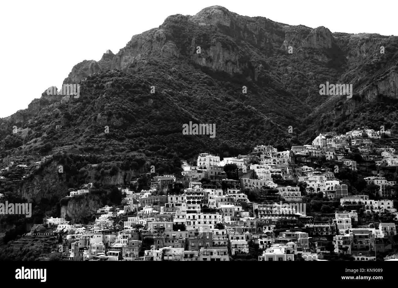In bianco e nero della città di Positano paesaggio, in Costiera Amalfitana - Italia Foto Stock