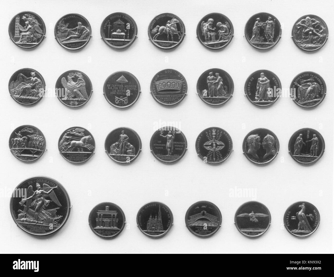 Questo medaglione di bronzo dorato del XIX secolo di Bertrand Andrieu commemora l'annessione della Toscana all'Impero francese nel 1808 e il ritorno di Napoleone dall'Elba nel 1814. Foto Stock