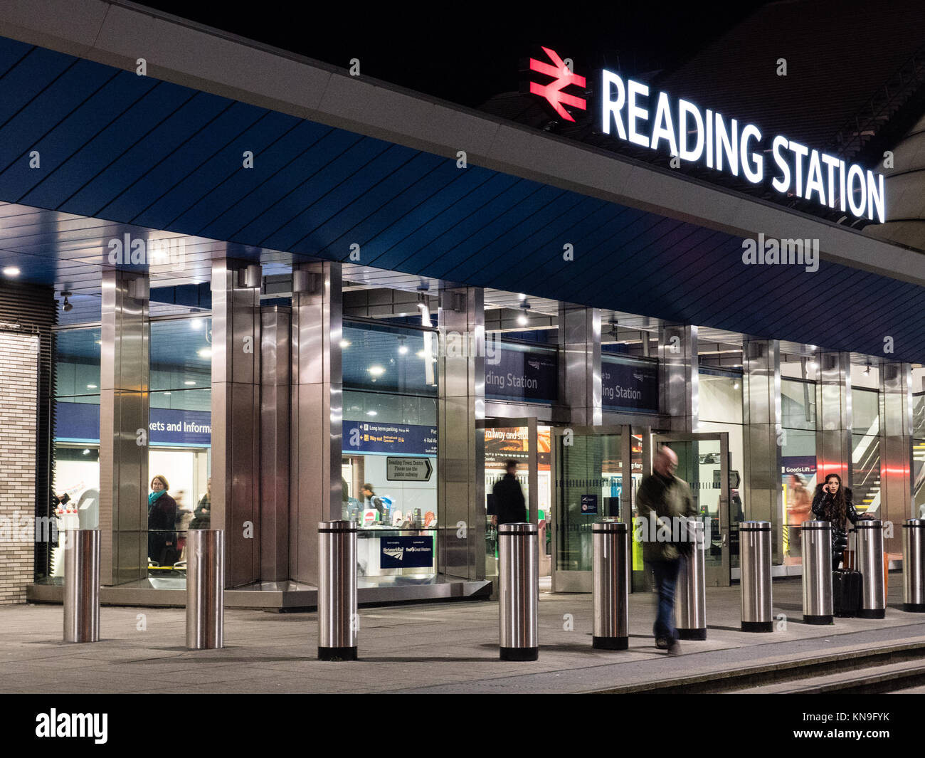 La lettura di Rail Station, entrata Nord, Reading, Berkshire, Inghilterra Foto Stock