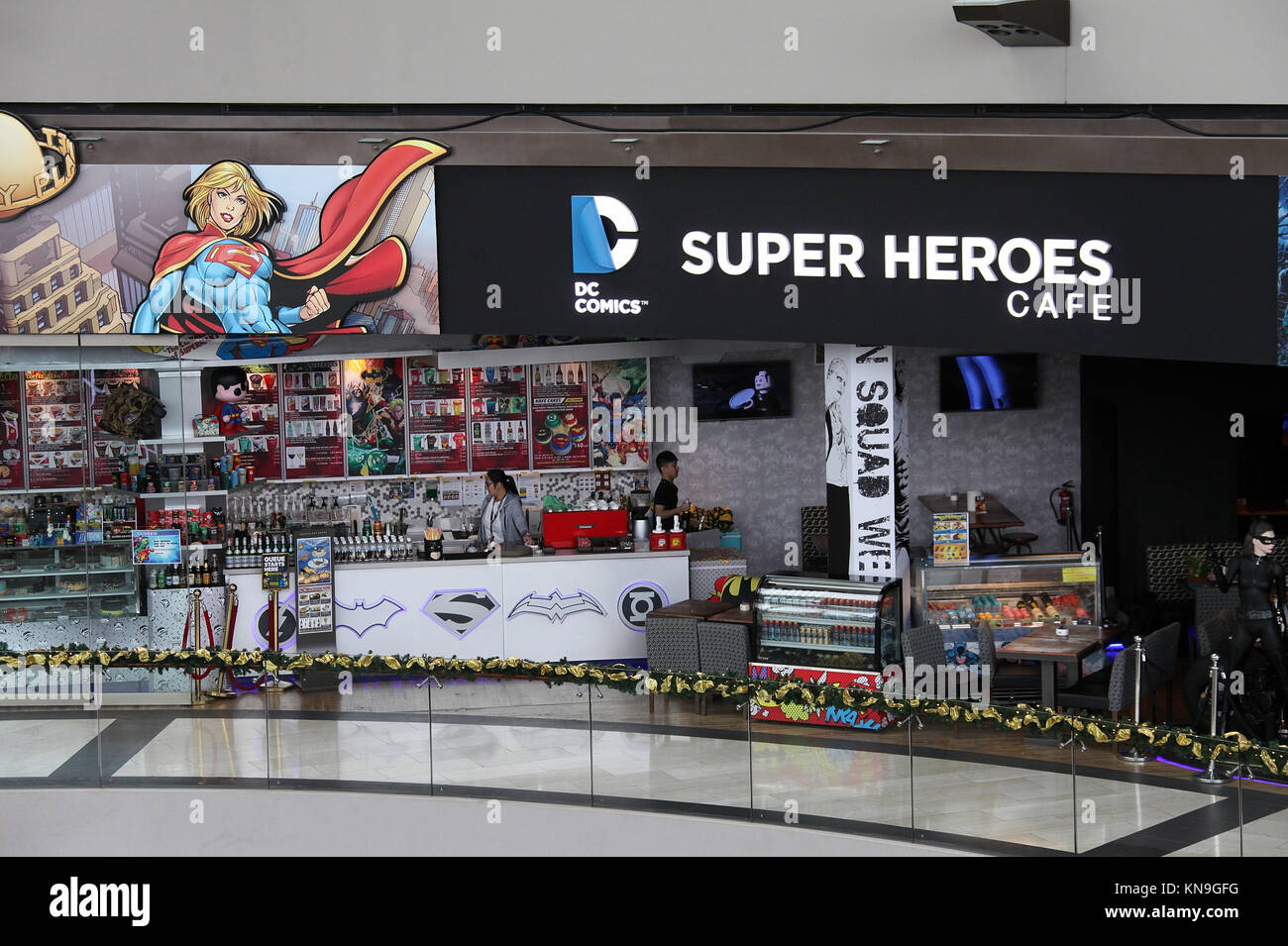 La DC Comics super eroi Cafe al Shoppes Marina Bay Sands shopping mall Foto Stock