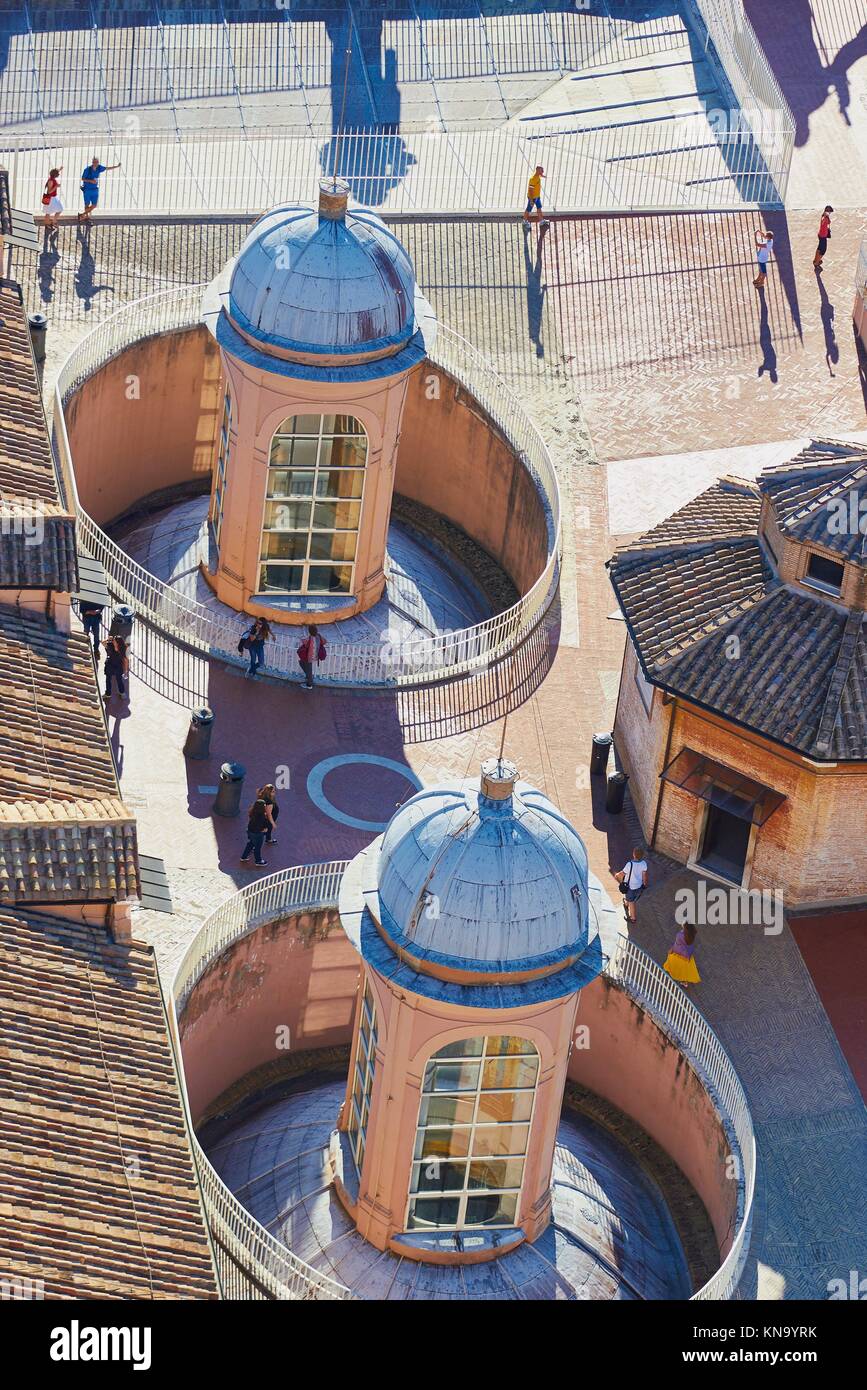 Basilica san pietro roma dall'alto immagini e fotografie stock ad alta  risoluzione - Alamy