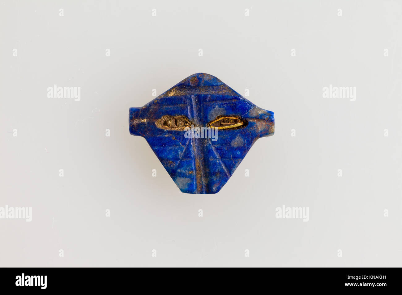 Questa scultura Hathor illustra le tradizioni artistiche egiziane, raffigurando la dea associata all'amore, alla musica e alla maternità. Foto Stock