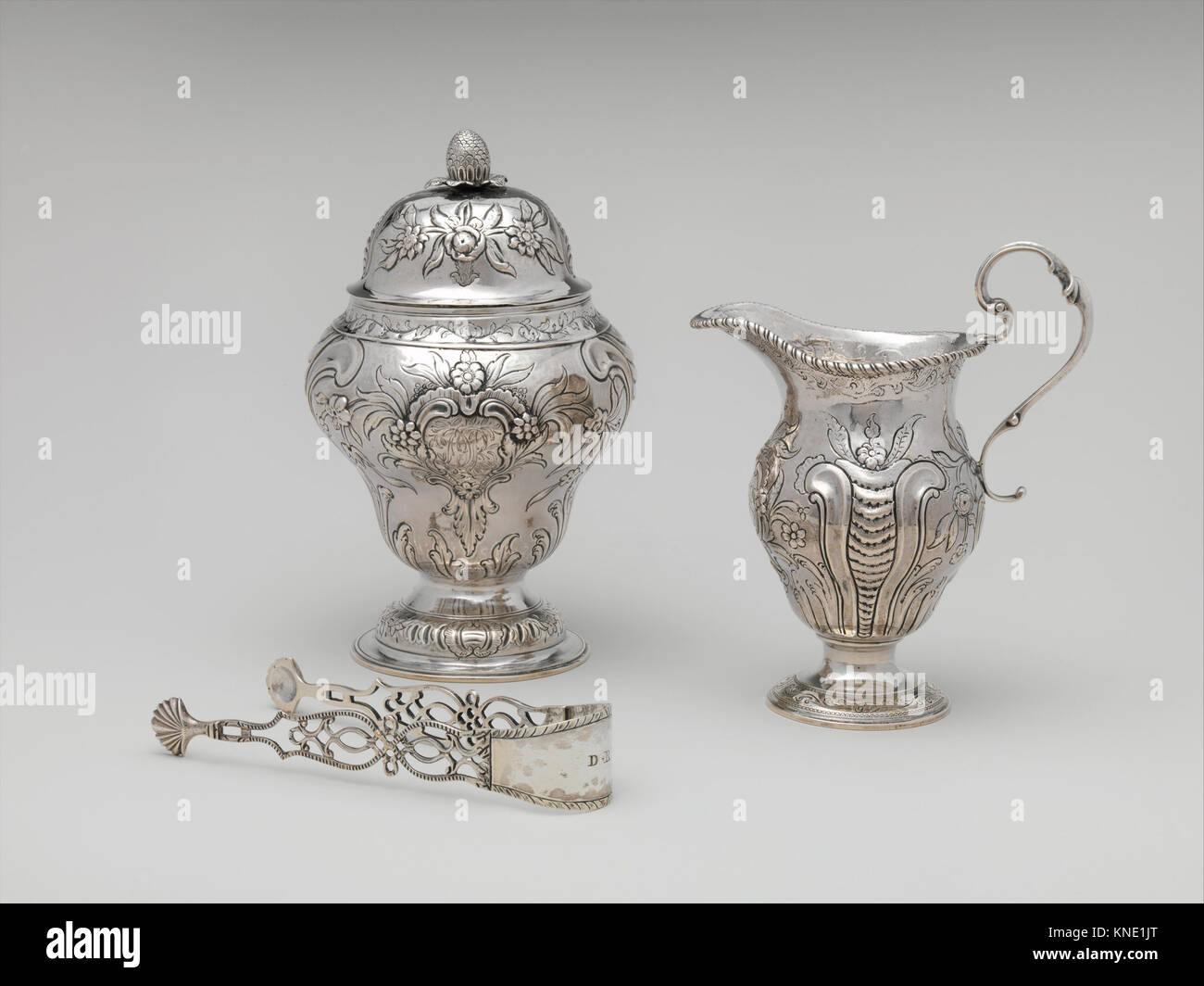 Una pentola d'argento di Myer Myers, datata 1772–1776, che misura 5 5/8 x 4 3/4 x 2 7/8 pollici e pesa 5 oz. 9 dwt., esemplificando l'artigianato dell'argento americano nel XVIII secolo. Foto Stock