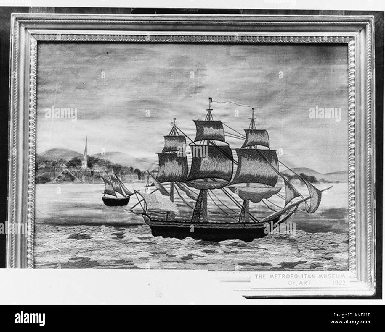 Questo quadro ricamato e dipinto combina arte tessile e pittura, illustrando l'artigianato storico e le tecniche artistiche all'interno di una collezione museale. Foto Stock Questo quadro ricamato e dipinto combina arte tessile e pittura, illustrando l'artigianato storico e le tecniche artistiche all'interno di una collezione museale. Foto Stock