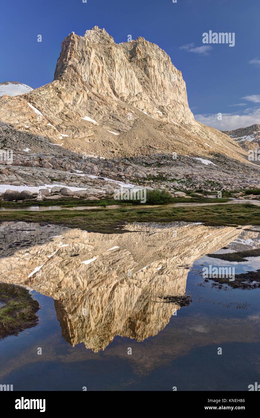 Riflessioni nel Bacino Mitre, Sequoia National Park, California, Stati Uniti Foto Stock
