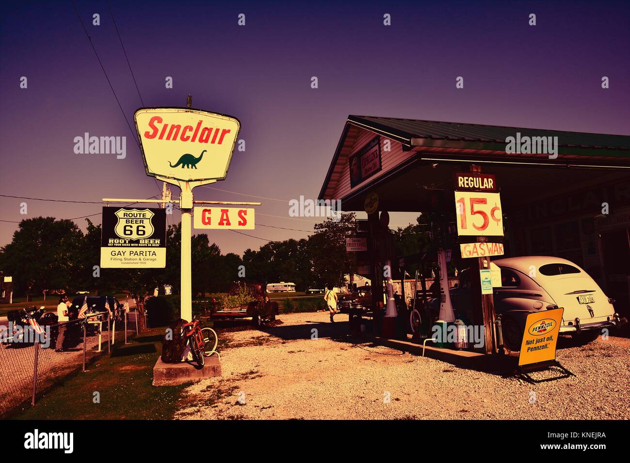 Parigi Springs, Stati Uniti d'America - Luglio 19, 2017: Gay Parita Sinclair gas station, un percorso 66 legenda. Proprietario: Gary Turner. Questa è una ricreazione di un circa 1930 s di gas Foto Stock