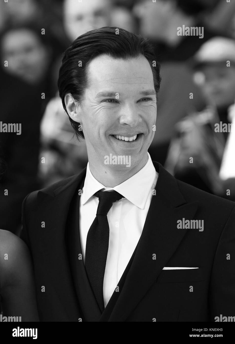 Londra, UK, 2 maggio, 2013: Immagine Altered digitalmente a monocromatica Benedetto Cumberbatch assiste il Regno Unito Premiere di Star Trek nelle tenebre" presso il Cinema Empire Foto Stock