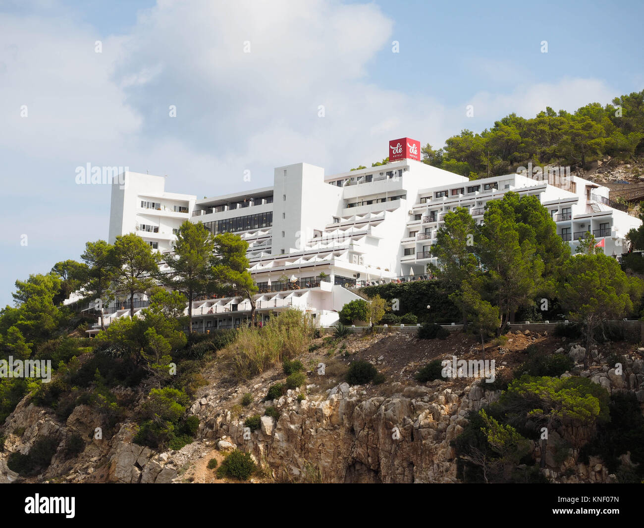 HOTEL OLE Galeon, affacciato sulla Baia di Port DE SANT MIQUEL Foto Stock