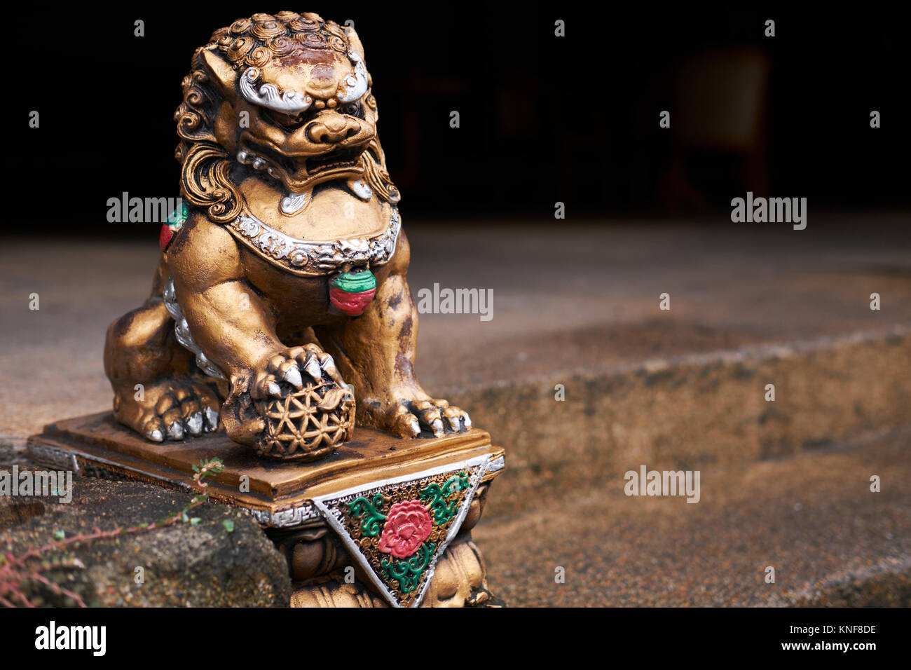 Golden Lion statua, Phuket, Thailandia, Asia Foto Stock