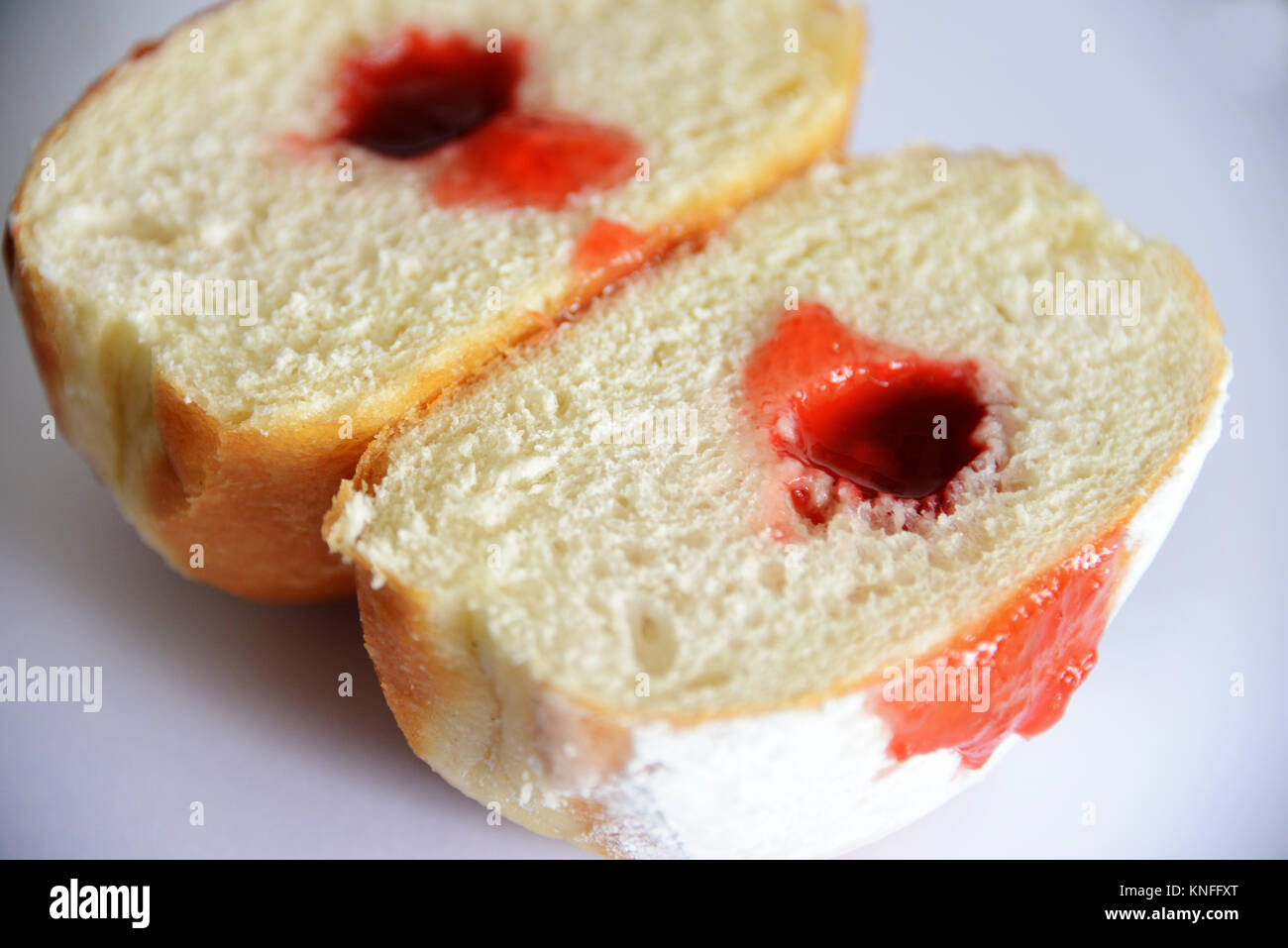 Hanukkah ciambella affettata - Tradizionale festa ebraica cibo Foto Stock