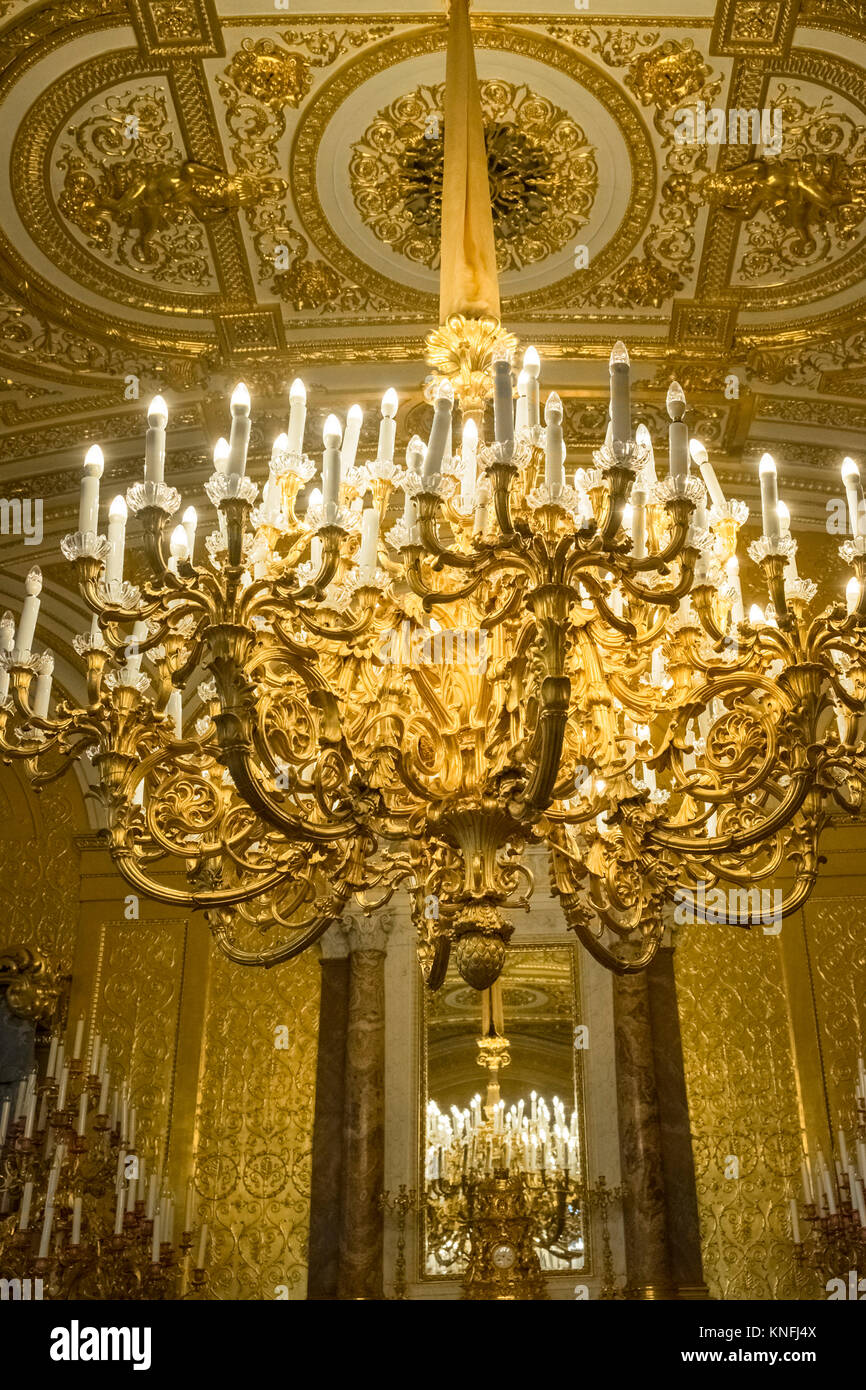 Golden presentano visualizzato all'interno di Palazzo di Caterina (Tsarskoe Selo), Pushkin, San Pietroburgo, Russia Foto Stock