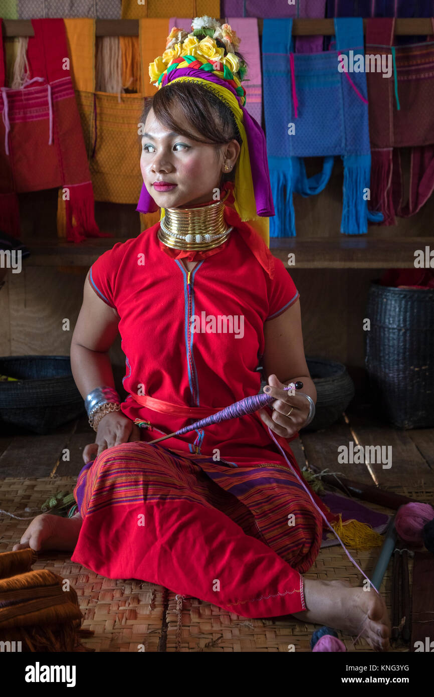 Padaung donna, Lago Inle, Nyaung Shwe, Myanmar, Asia Foto Stock