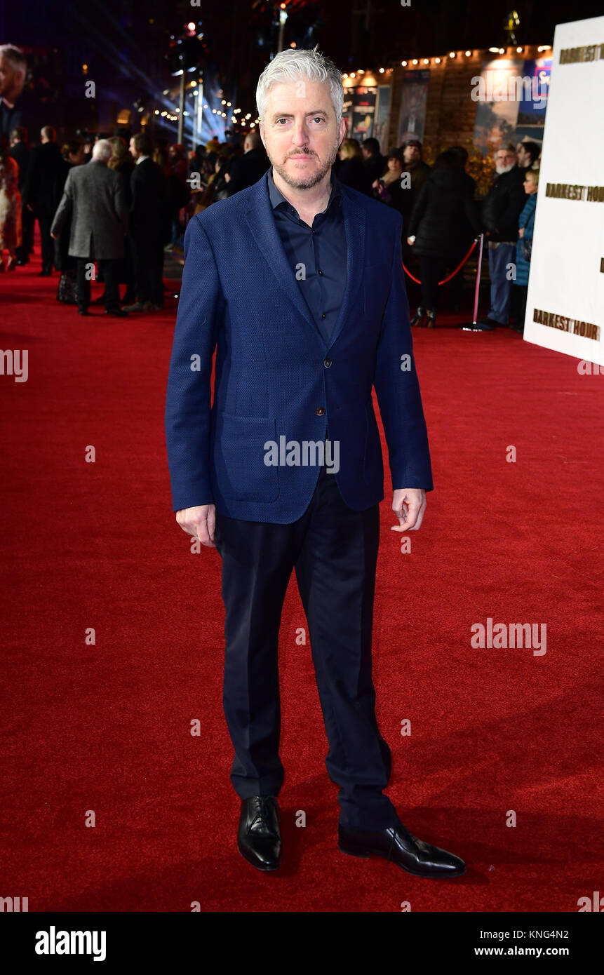 Anthony McCarten frequentando l'Ora Più Buia Premiere detenute all'Odeon, Leicester Square, Londra. Foto Stock