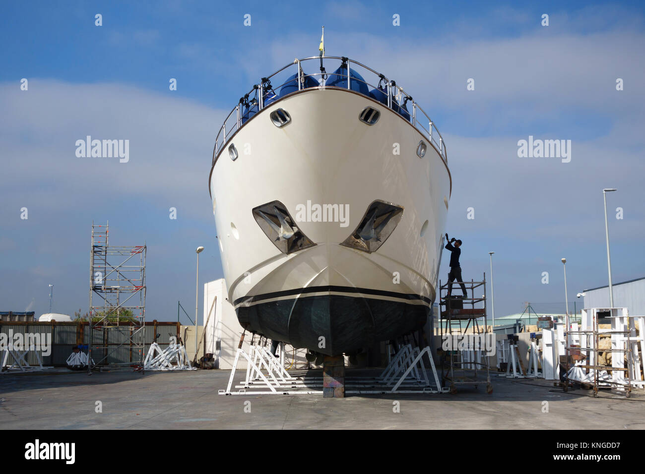 Barche da pesca in secca shiyard per la manutenzione Foto Stock