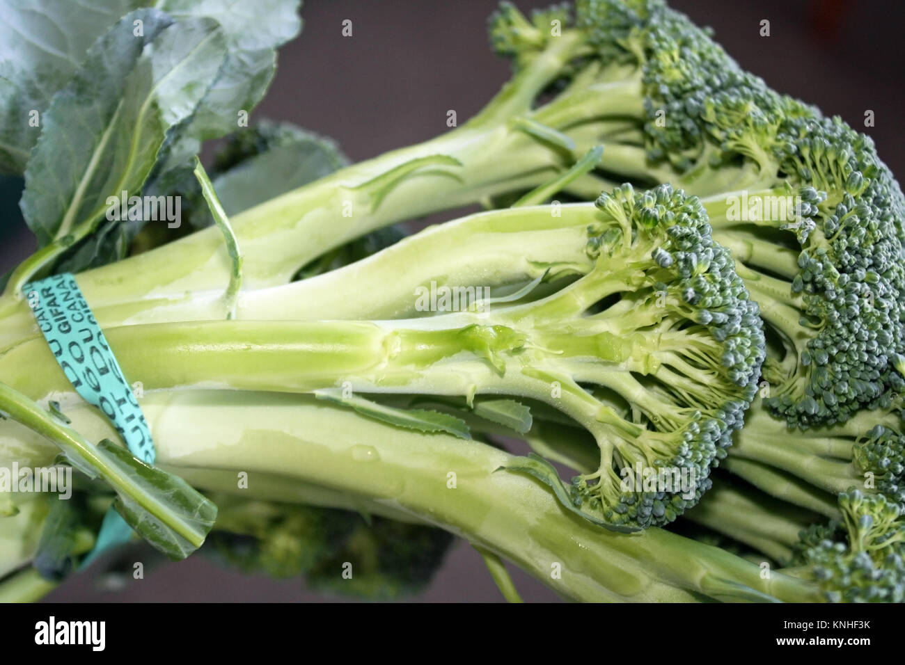 Organici di broccoli freschi dal supermercato Foto Stock