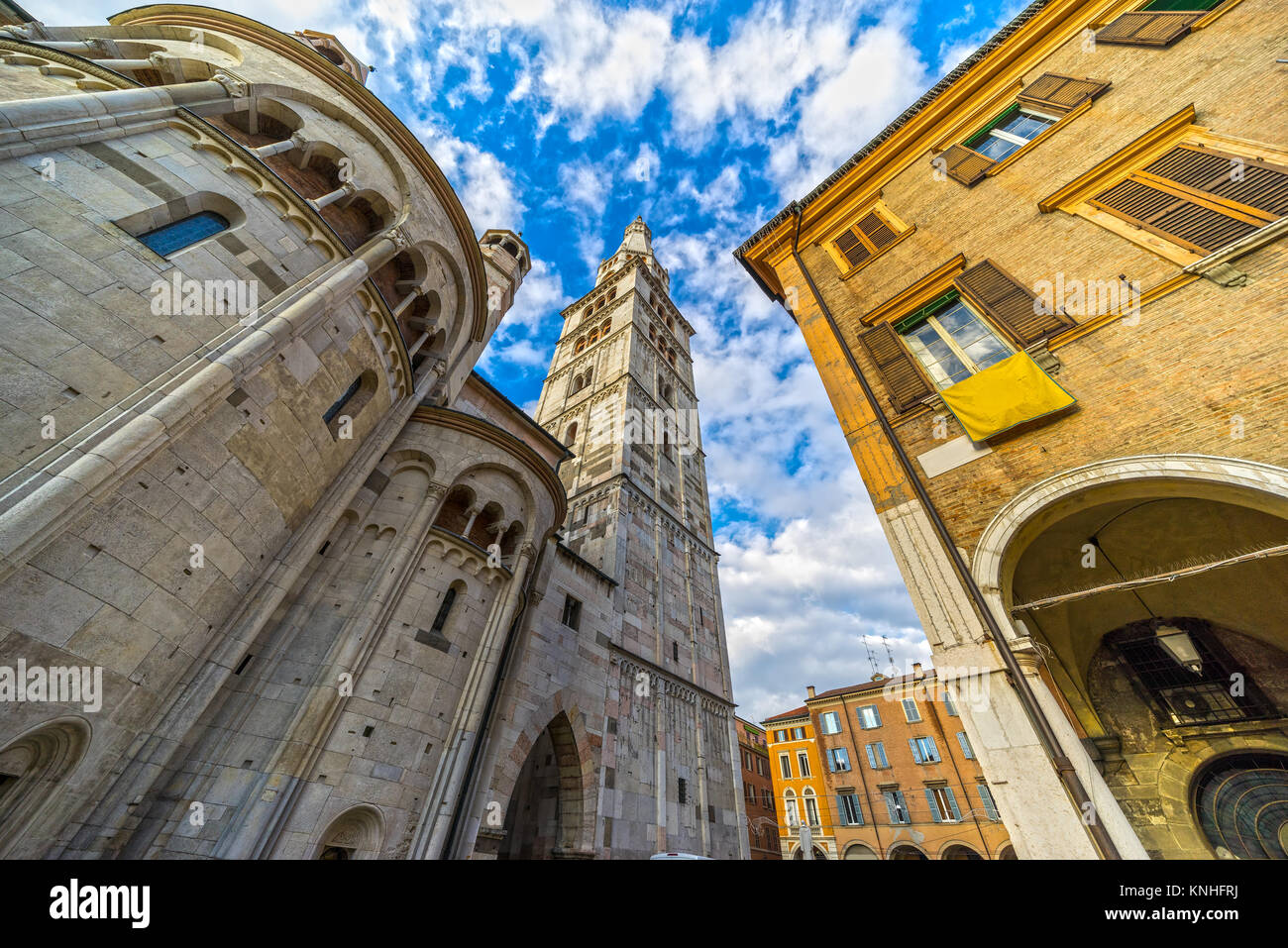 Modena, Piazza Grande con il Duomo e la torre Ghirlandina, Italia Foto Stock