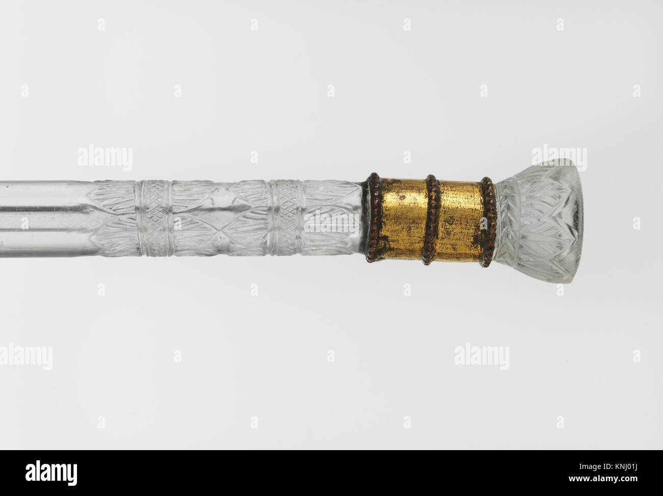 Questa mazza cerimoniale rappresenta l'autorità e la tradizione, caratterizzata da design e artigianato ornati, ed è utilizzata in eventi cerimoniali formali. Foto Stock