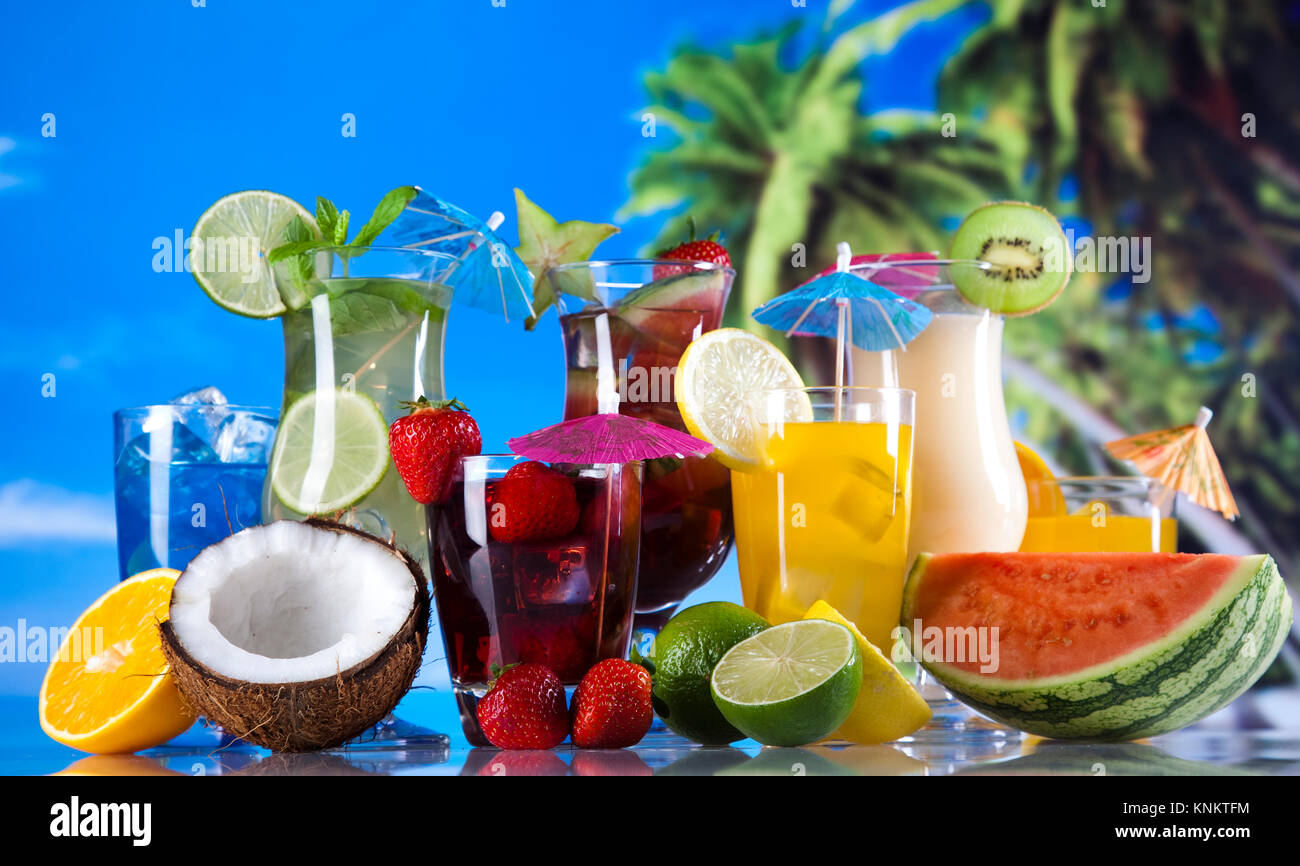 Cocktail, drink alcolici, naturale tono colorati Foto Stock