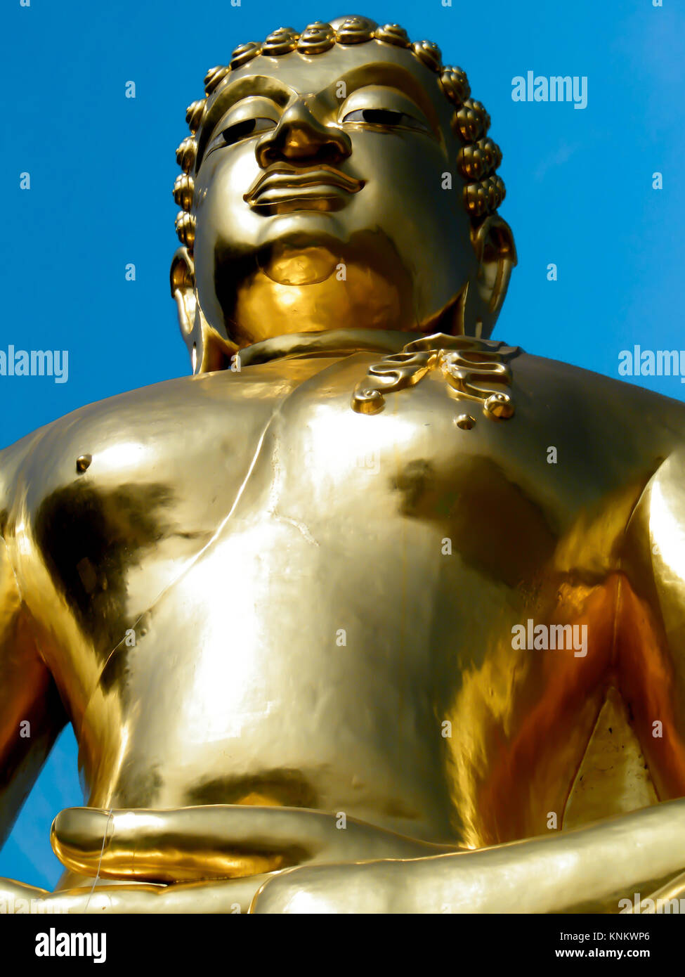 Vista ant Buddha e sky Foto Stock