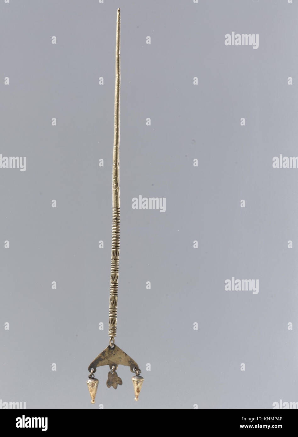 Forcellino franco del 1886, fatto d'oro. Dimensioni totali: 1/8 x 1/8 x 1/4 poll. (20,6 x 2,8 x 0,6 cm) con albero di 11/16 x 3/16" (17 x 0,4 cm). Parte della collezione del Metropolitan Museum of Art, donata da J. Pierpont Morgan nel 1917 (17.192.242). Foto Stock