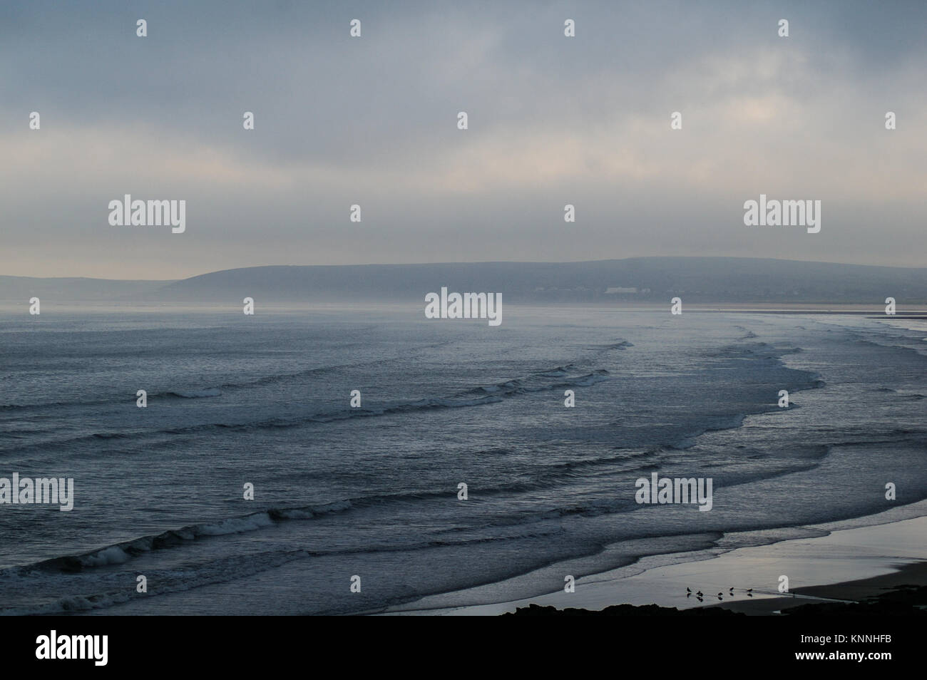 Condino La baia di spiaggia - mattina presto marea Foto Stock