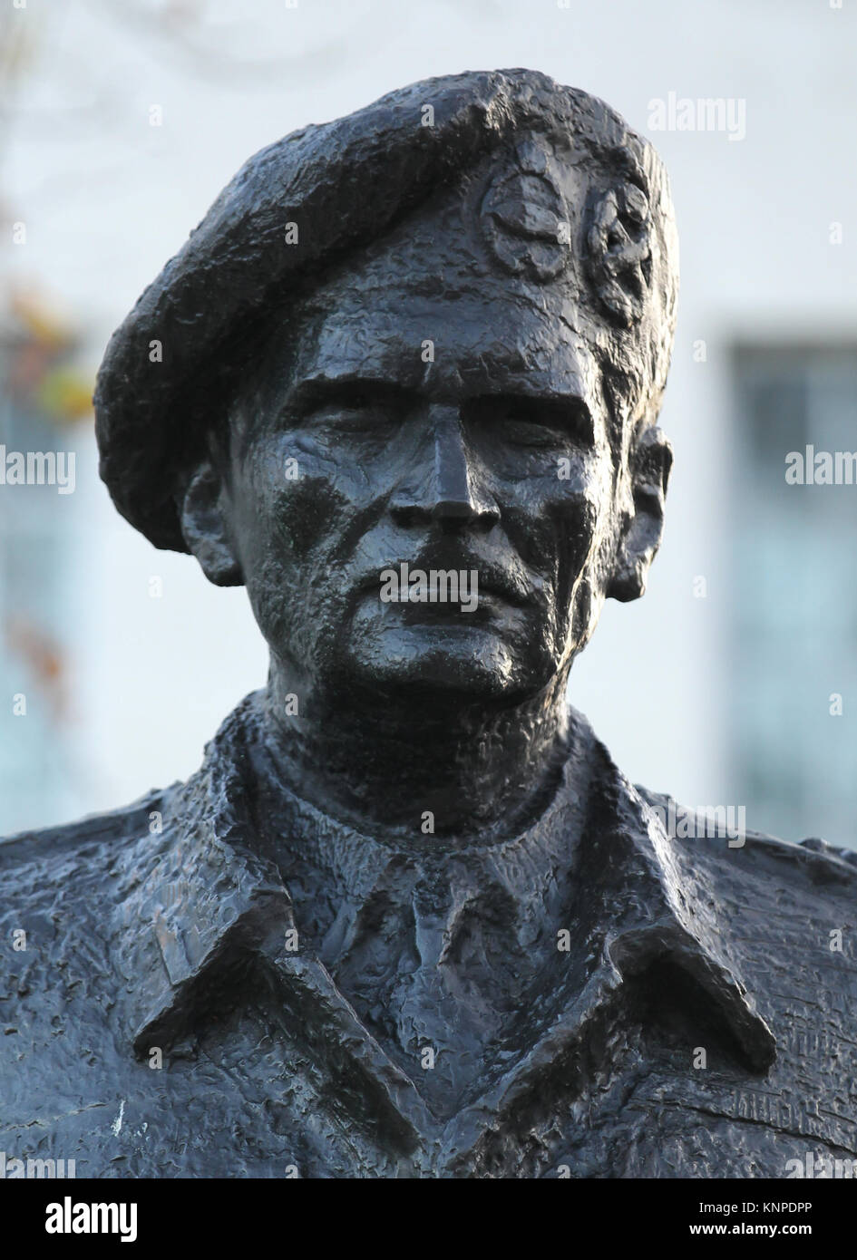 Londra, Regno Unito. Dodicesimo Dicembre, 2017. Statua del feldmaresciallo Bernard Law Montgomery, primo Visconte Montgomery di Alamein, soprannominato 'Monty' Foto Stock