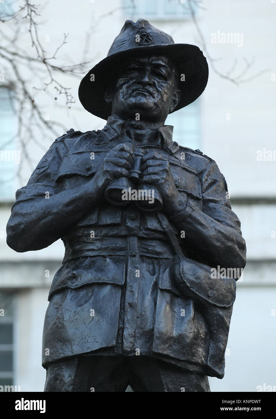 Londra, Regno Unito. Dodicesimo Dicembre, 2017. Statua del maresciallo di campo William Joseph Slim, usualmente noto come Bill Slim, British comandante militare Foto Stock