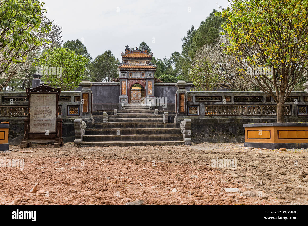 Tomba di Tu Duc imperatore in tinta, Vietnam. Un sito Patrimonio Mondiale dell'UNESCO. Hue, Vietnam Foto Stock