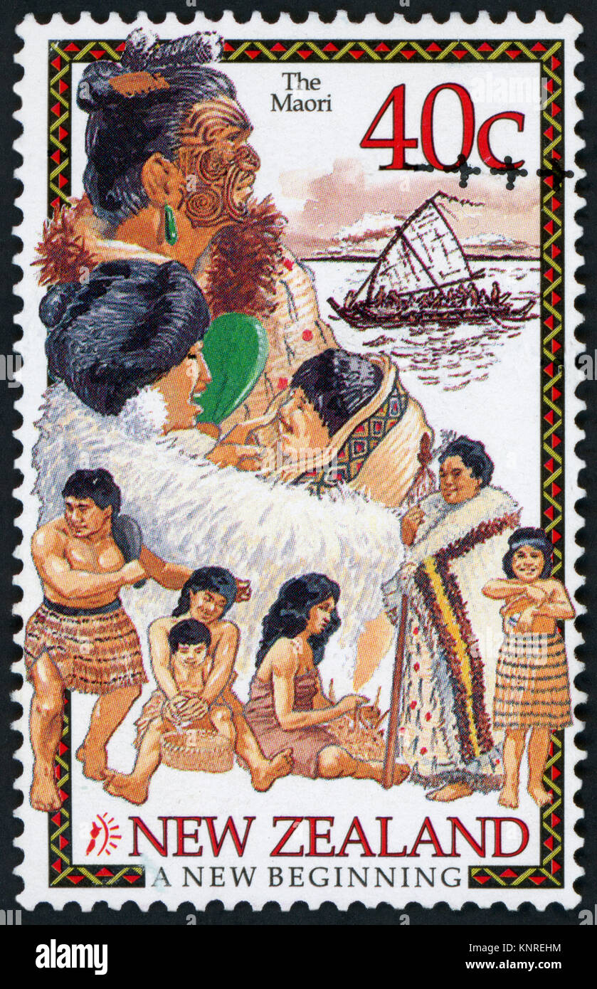 Nuova Zelanda - circa 1990: timbro stampato dalla Nuova Zelanda, mostra i Maori - un nuovo inizio, circa 1990 Foto Stock