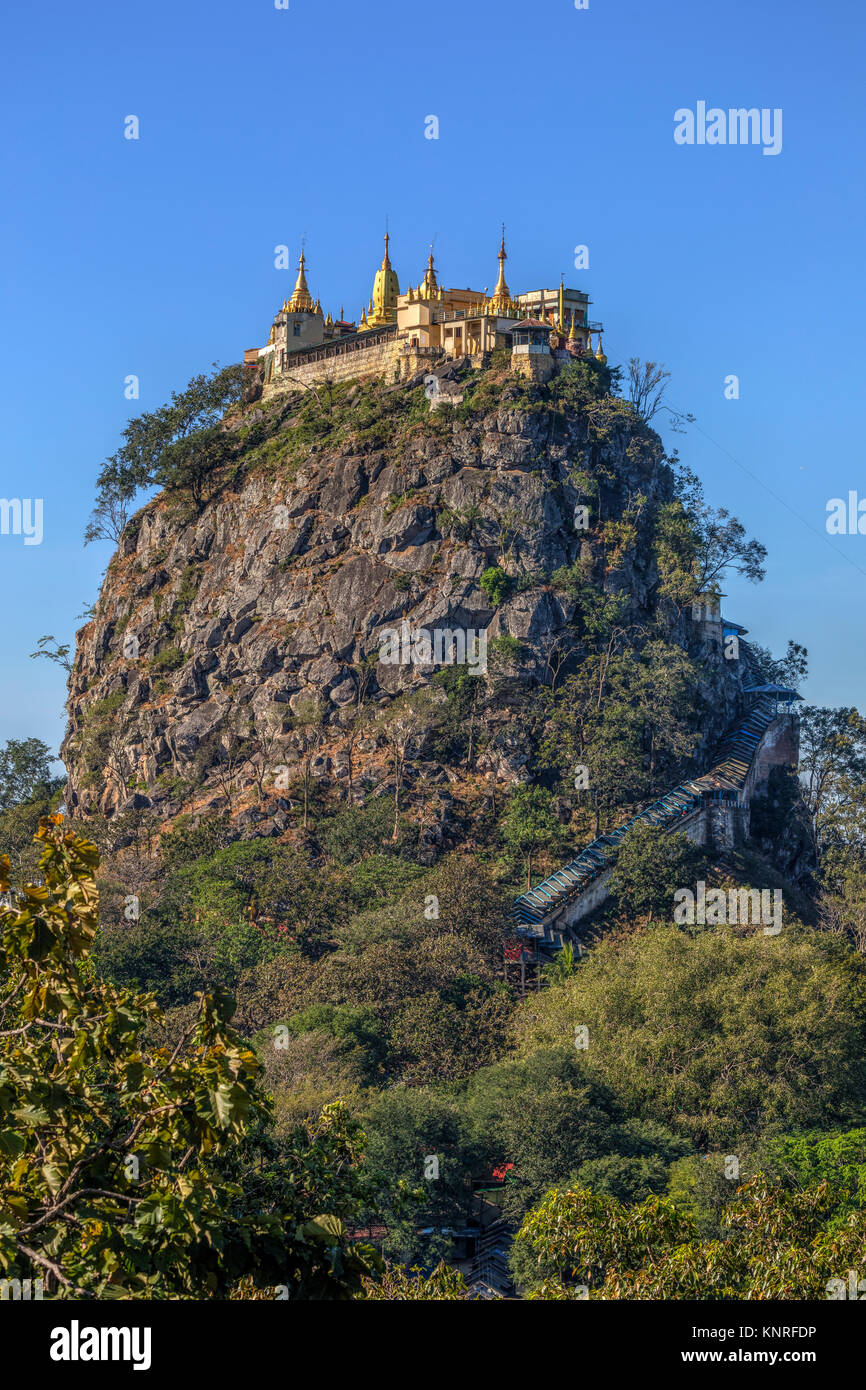 Il Monte Popa, Taung Kalat, Myanmar, Asia Foto Stock