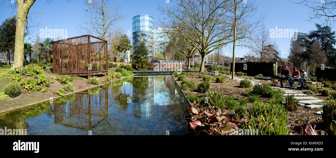 Lille (Francia settentrionale): Giardino dei giganti, nel quartiere degli affari, creato da Mutabilis giardinieri del paesaggio e dell'architetto Ducan Lewis, un'estensione Foto Stock
