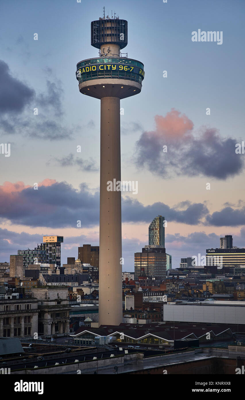 Radio City Tower in Liverpool all'alba Foto Stock