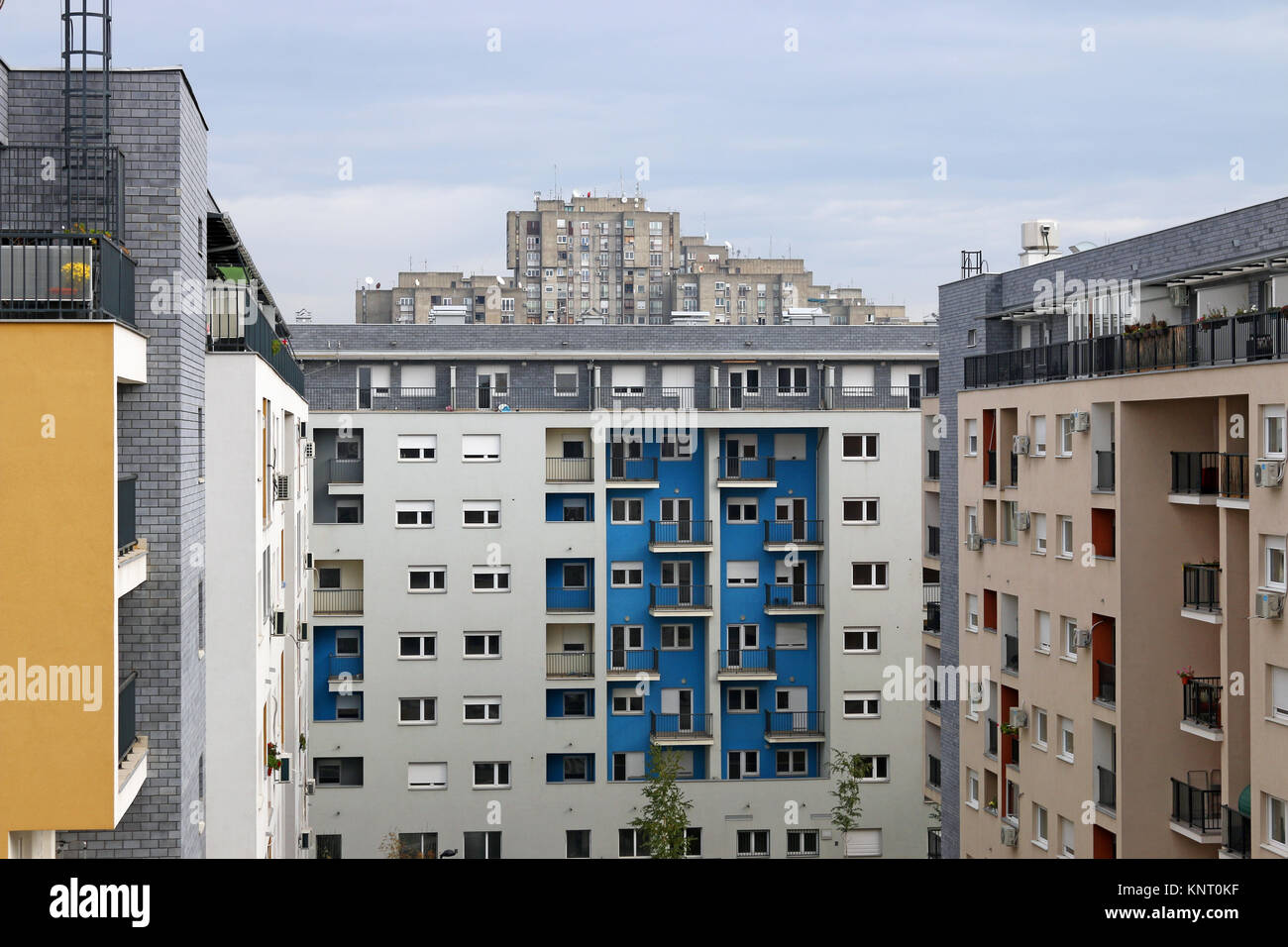 Nuovi e vecchi edifici Belgrade Serbia Foto Stock