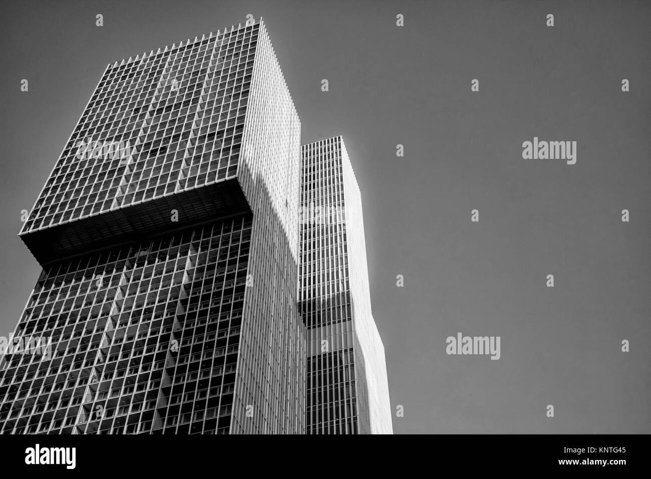 ROTTERDAM, PAESI BASSI- FEB 13, 2015: vista di alto e moderno complesso 'De Rotterdam " come un concetto di un 'verticale città'. L'architetto Rem Koolhaas Foto Stock