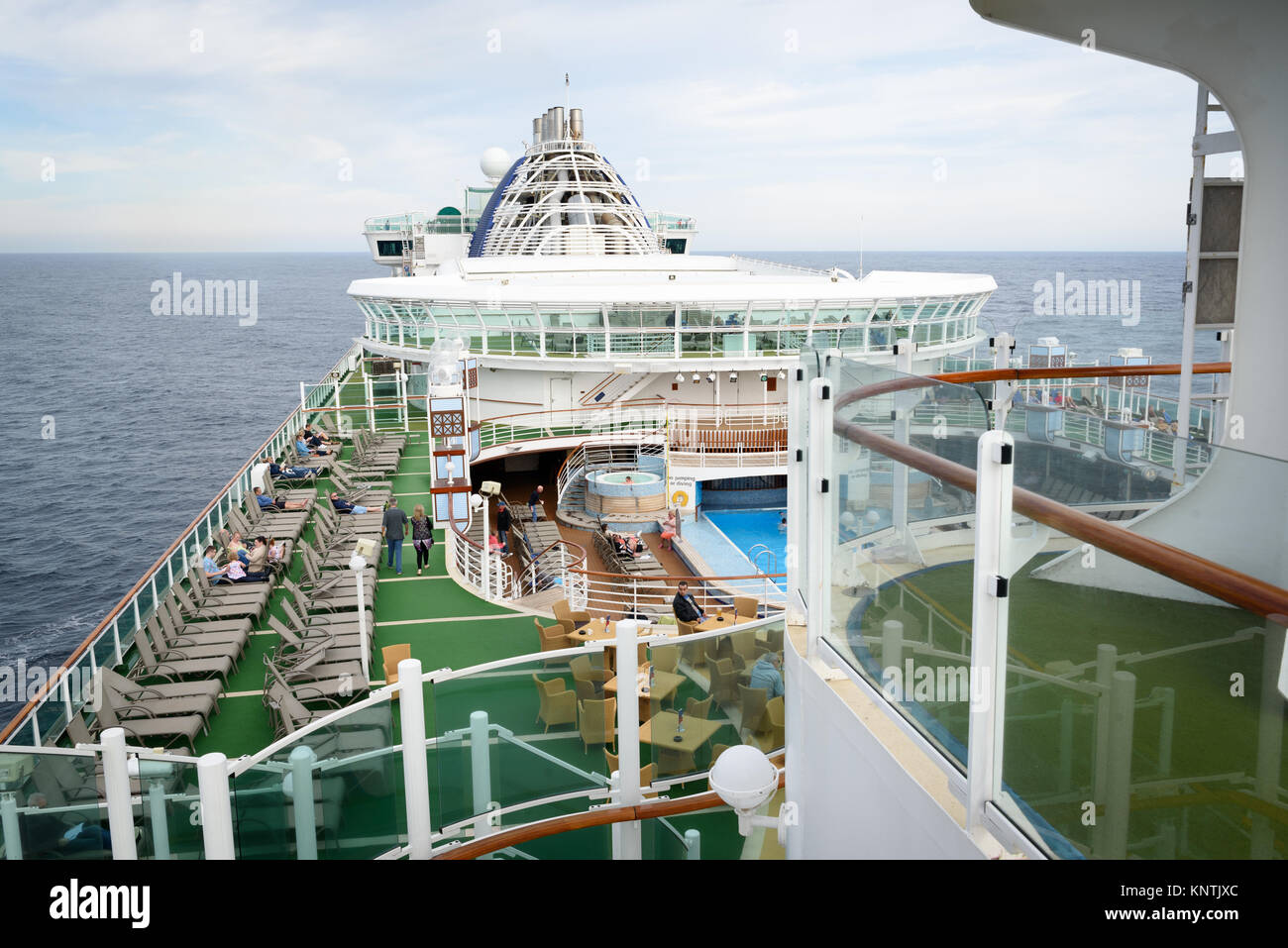 Una vista di lato del ponte principale sul su P&O Ventura Foto Stock