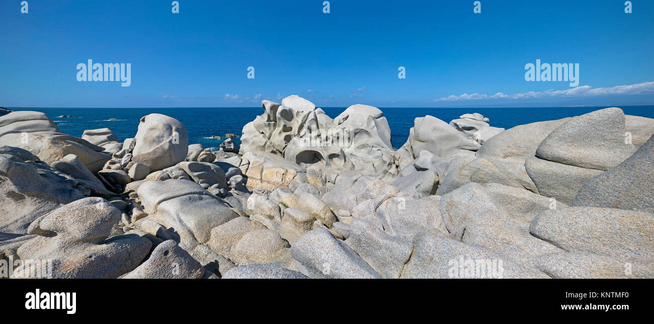 Il paesaggio costiero, massi di granito di Capo Testa a Santa Teresa di Gallura, Sardegna, Italia, mare Mediterraneo, Europa Foto Stock