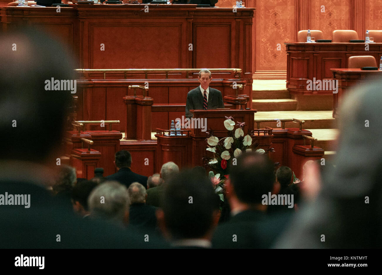Bucarest, Romania - 25 ottobre 2011: King Michael della Romania durante il primo discorso davanti al Parlamento rumeno di Bucarest. Foto Stock