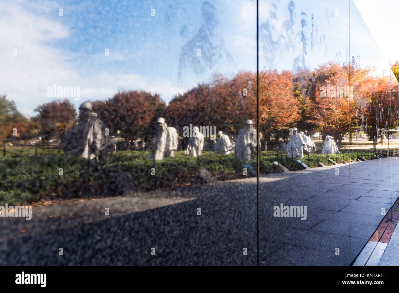 Guerra coreana Memorial Wall Washington DC all'aperto autunno Landmark soldati USA Foto Stock