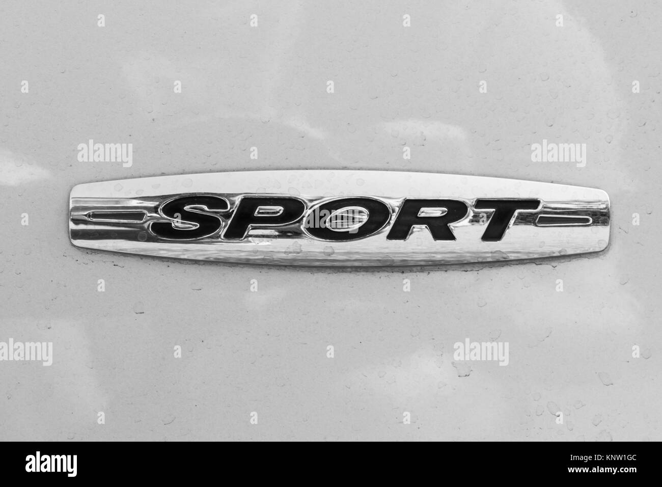 Bianco nero Badge Sport Automobile Automobile metallo cromato Foto Stock