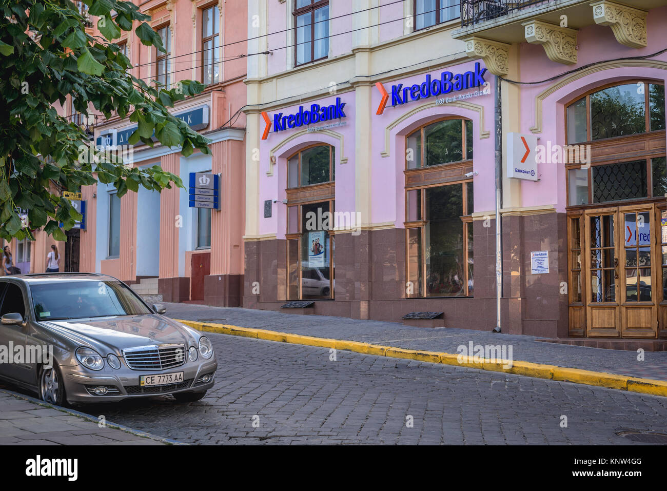 KredoBank in Chernivtsi (Polacco: Czerniowce) Città, centro amministrativo di Chernivtsi Oblast, in Ucraina occidentale Foto Stock