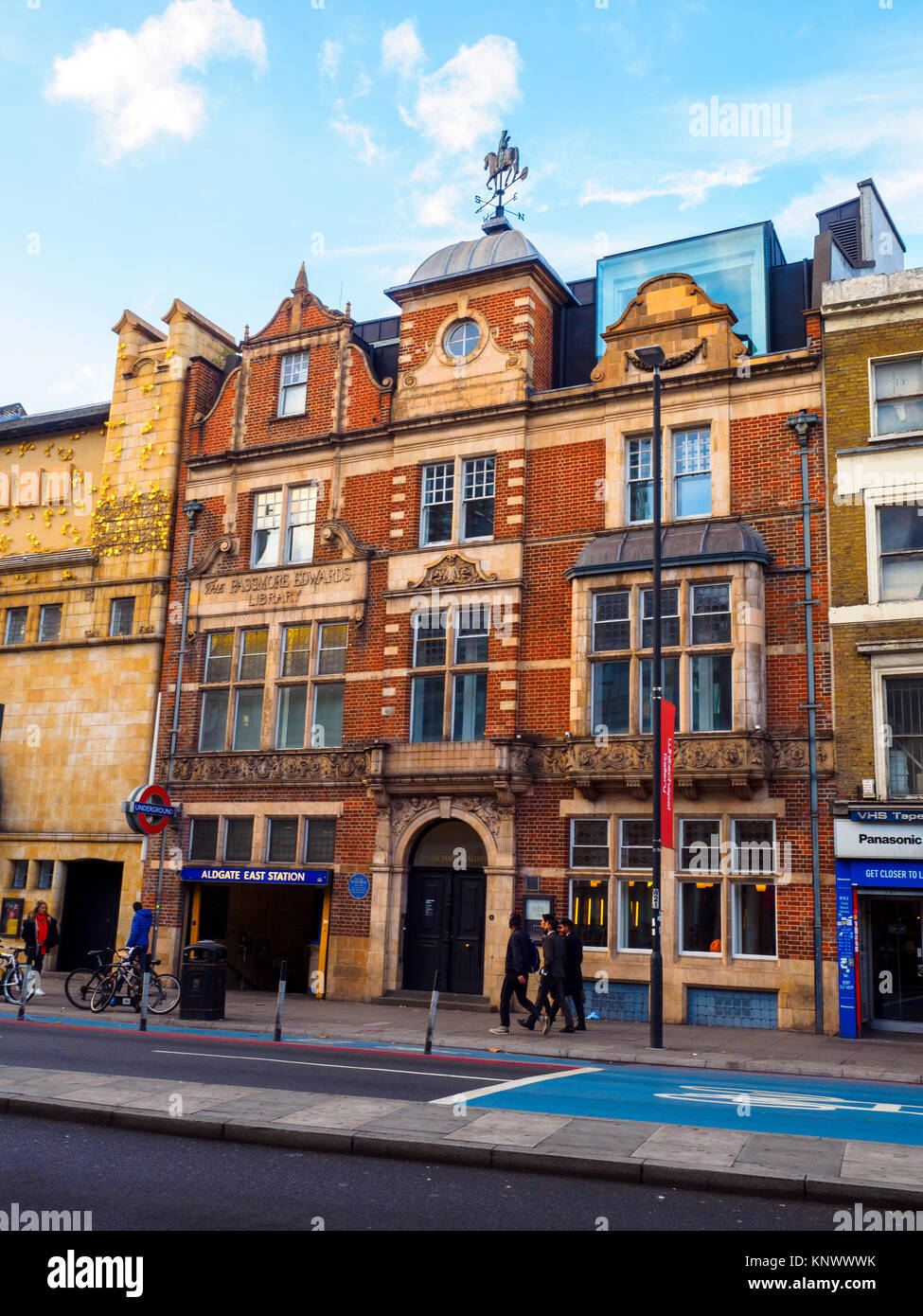 Aldgate East Stazione della metropolitana - Londra, Inghilterra Foto Stock